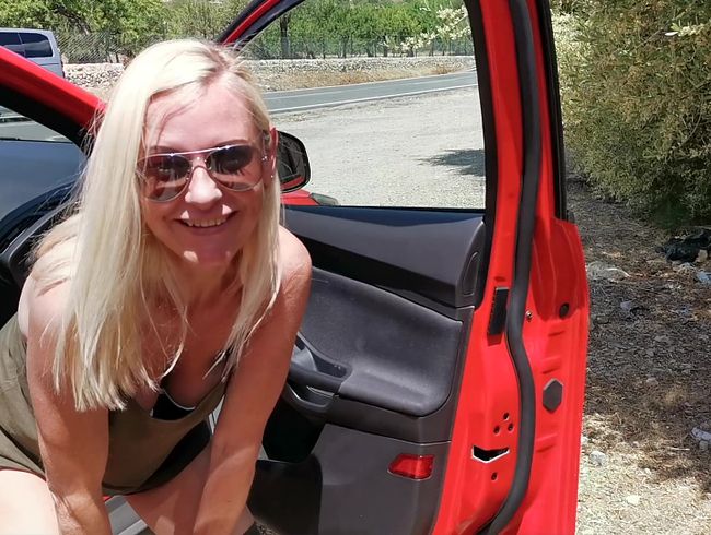 Dirty Tina Porno Video: Public gepi**t auf Malle